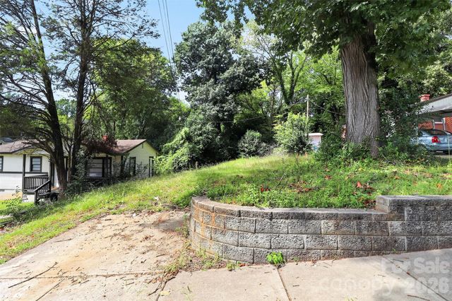 2011 Erie Street, Charlotte, NC 28216