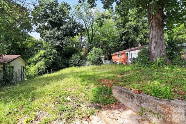 2011 Erie Street, Charlotte, NC 28216