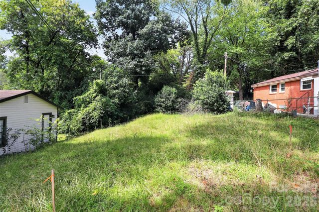 2011 Erie Street, Charlotte, NC 28216