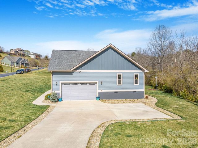 223 Reilly Drive, Leicester, NC 28748