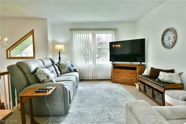 4314 N Park Avenue, Cortland, OH 44410