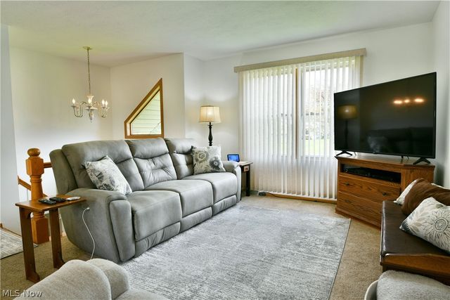 4314 N Park Avenue, Cortland, OH 44410