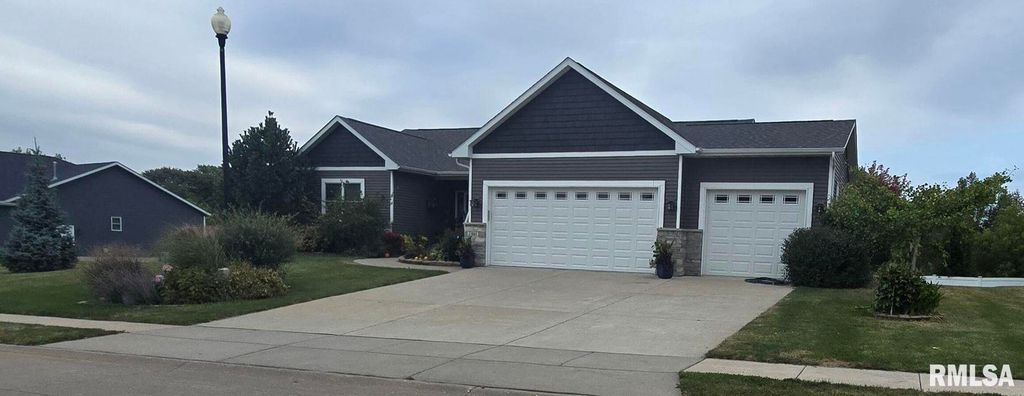 501 PRAIRIE MEADOWS Drive, Blue Grass, IA 52726
