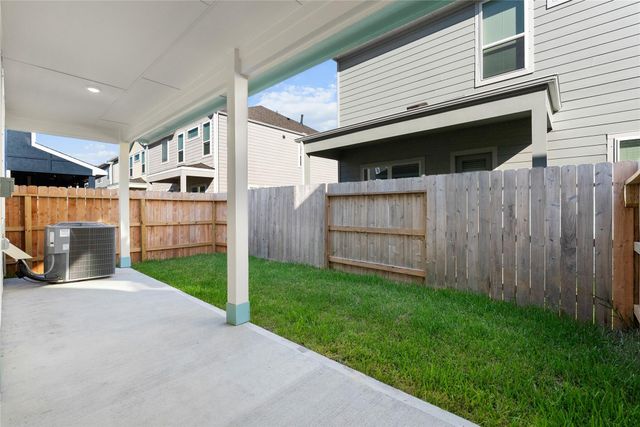 702 Sand Dollar Drive, Kemah, TX 77565
