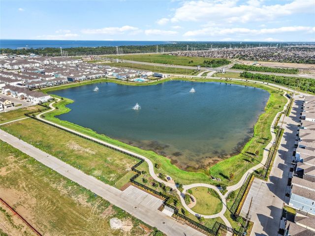 702 Sand Dollar Drive, Kemah, TX 77565