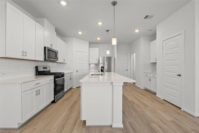 702 Sand Dollar Drive, Kemah, TX 77565