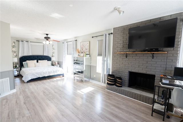 1202 S 13th Street, Rogers, AR 72758