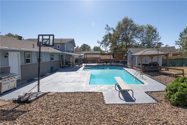 1202 S 13th Street, Rogers, AR 72758