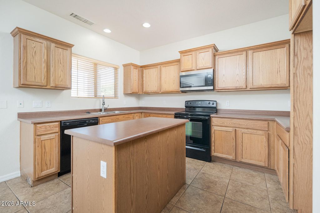 18510 W EVA Street, Waddell, AZ 85355 — photo 2