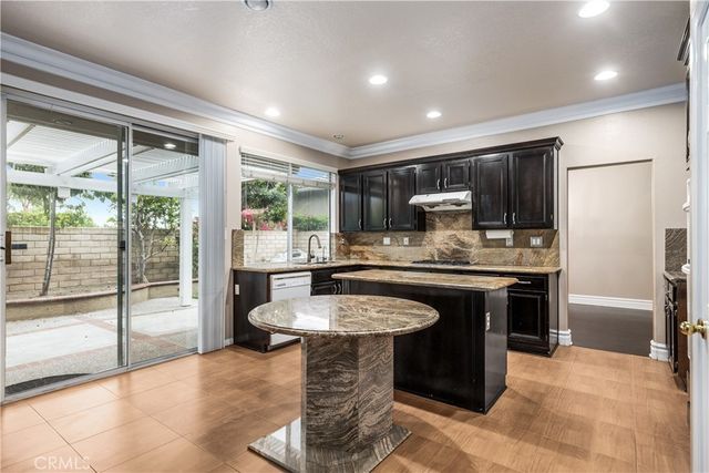 2550 Reynolds Drive, Tustin, CA 92782