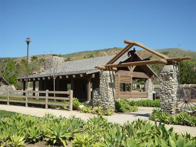 2550 Reynolds Drive, Tustin, CA 92782