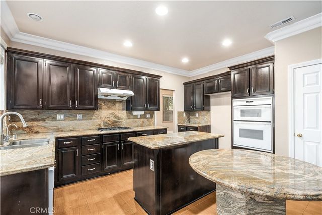 2550 Reynolds Drive, Tustin, CA 92782