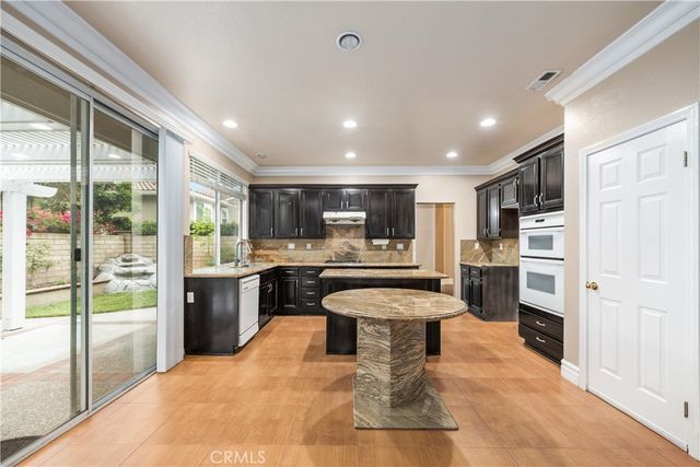 2550 Reynolds Drive, Tustin, CA 92782