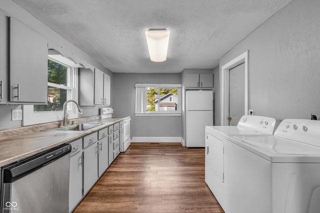 709 Wheeling Avenue, Muncie, IN 47303