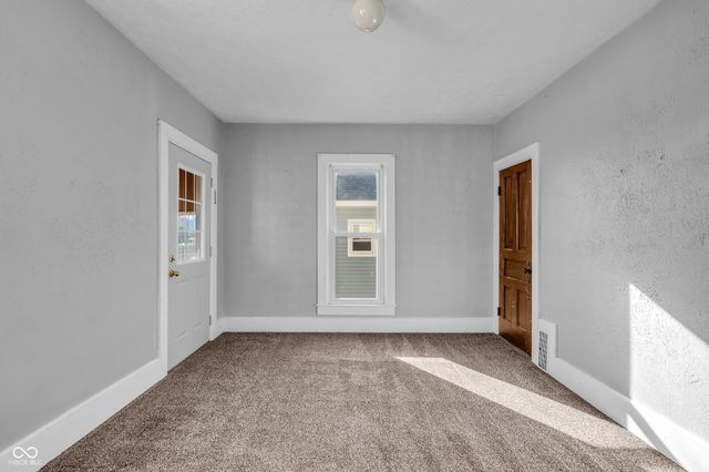709 Wheeling Avenue, Muncie, IN 47303