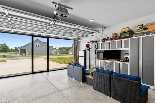 109 Canter Lane, Lexington, NC 27295