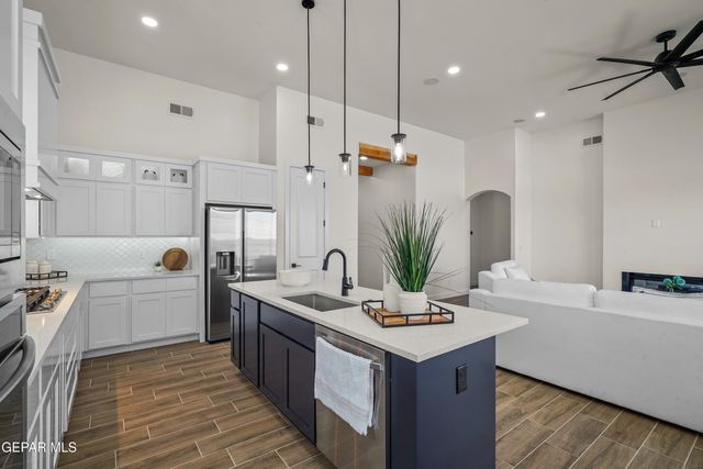 605 Lacey Oad Way, El Paso, TX 79928