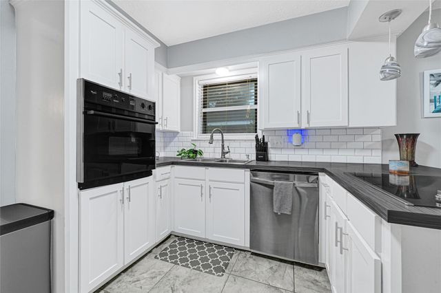 215 Coronation Drive, Houston, TX 77034