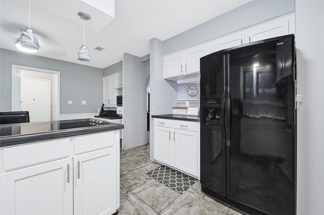 215 Coronation Drive, Houston, TX 77034