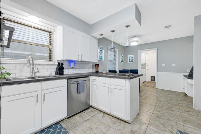 215 Coronation Drive, Houston, TX 77034