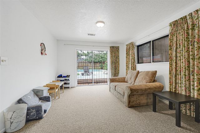 215 Coronation Drive, Houston, TX 77034
