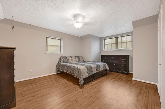 215 Coronation Drive, Houston, TX 77034