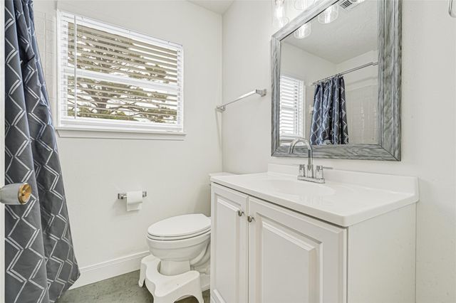 215 Coronation Drive, Houston, TX 77034