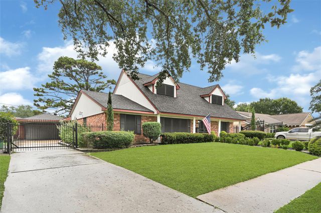 215 Coronation Drive, Houston, TX 77034