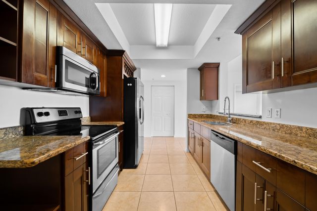 3530 SW 22ND Street 902, Miami, FL 33145