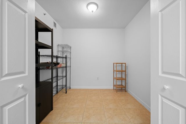 3530 SW 22ND Street 902, Miami, FL 33145