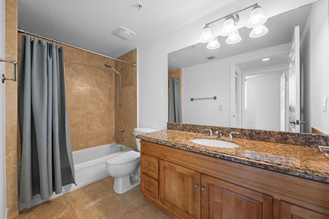 3530 SW 22ND Street 902, Miami, FL 33145
