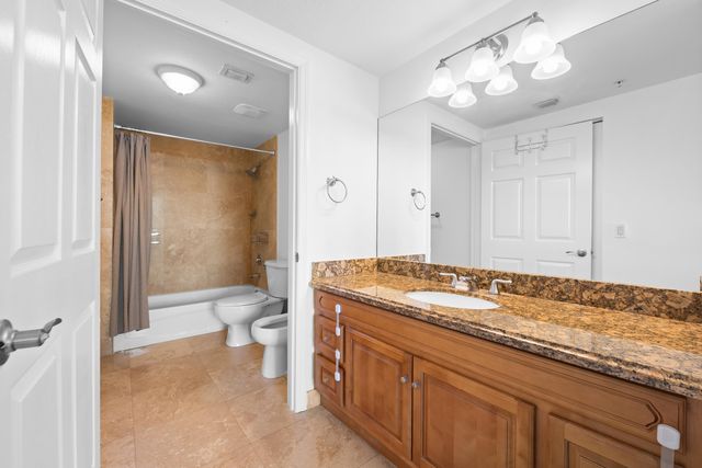 3530 SW 22ND Street 902, Miami, FL 33145