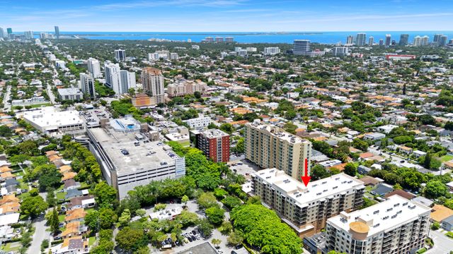 3530 SW 22ND Street 902, Miami, FL 33145