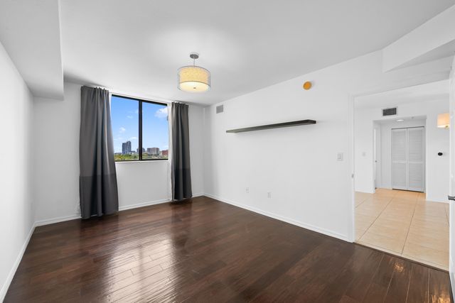 3530 SW 22ND Street 902, Miami, FL 33145