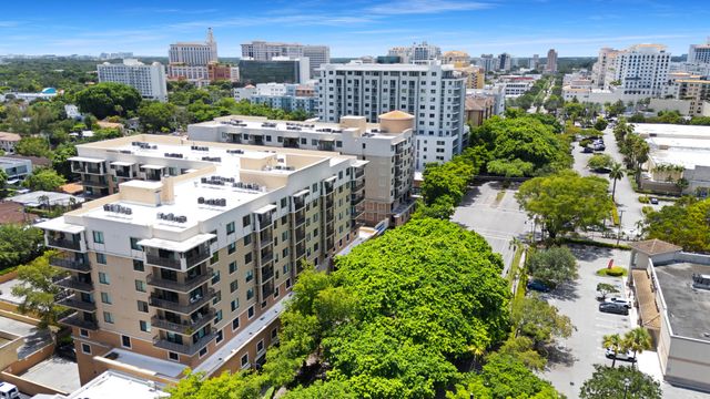 3530 SW 22ND Street 902, Miami, FL 33145