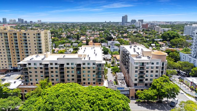 3530 SW 22ND Street 902, Miami, FL 33145