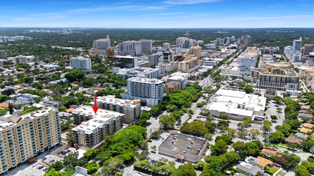 3530 SW 22ND Street 902, Miami, FL 33145