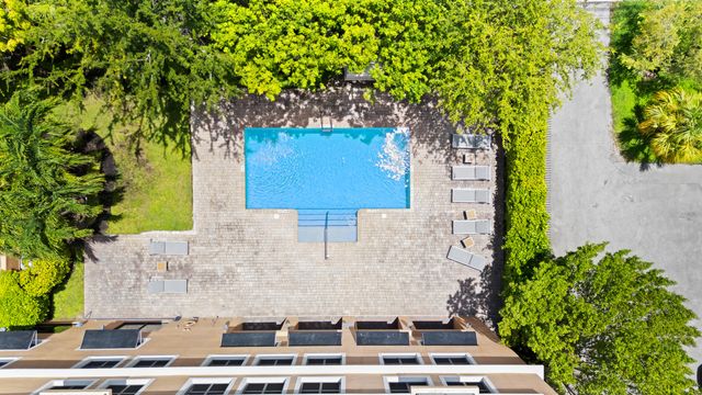 3530 SW 22ND Street 902, Miami, FL 33145