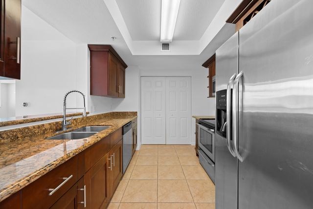 3530 SW 22ND Street 902, Miami, FL 33145