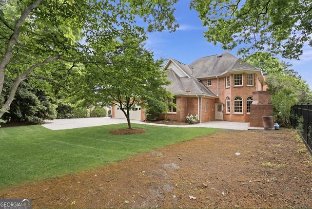 104 Oakland Hills Court, Johns Creek, GA 30097