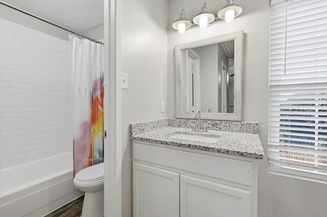 11 Abbey Road, Euless, TX 76039