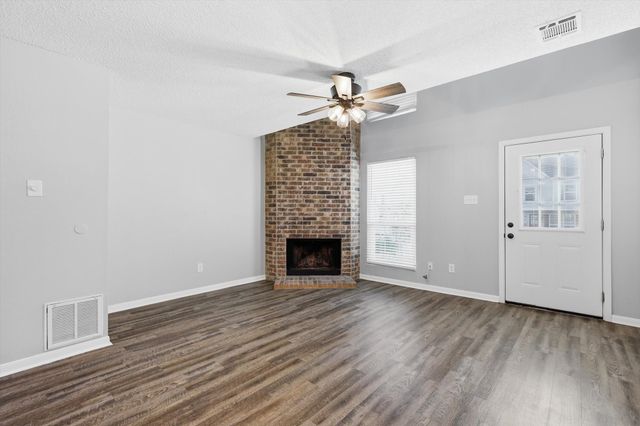 11 Abbey Road, Euless, TX 76039