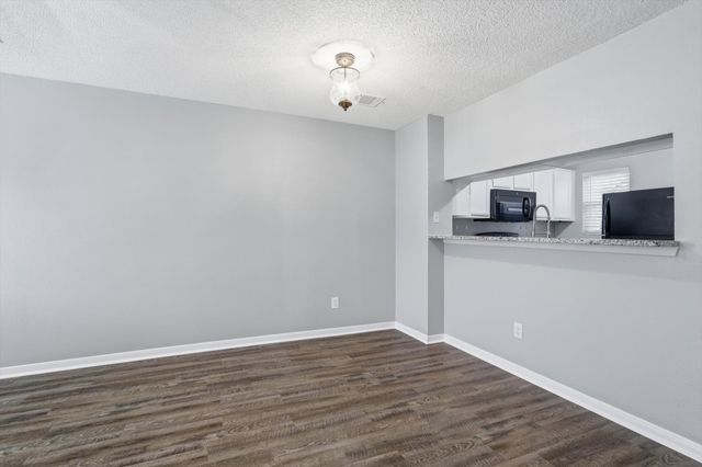 11 Abbey Road, Euless, TX 76039