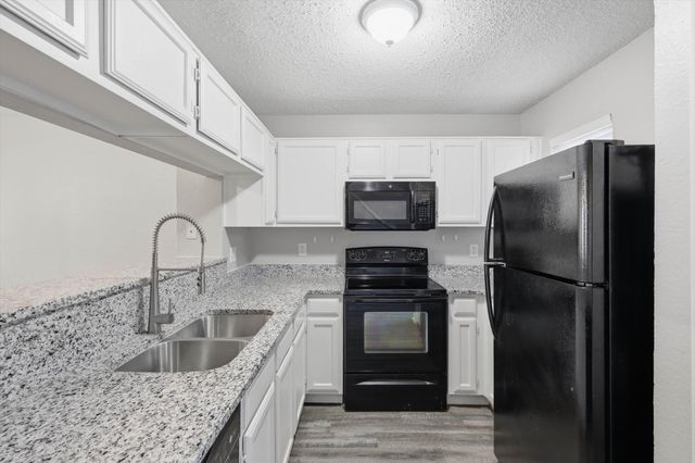 11 Abbey Road, Euless, TX 76039