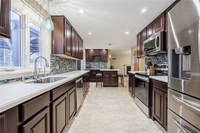 1222 Scenic Circle, Webster, NY 14580