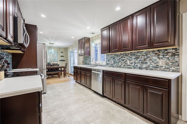 1222 Scenic Circle, Webster, NY 14580