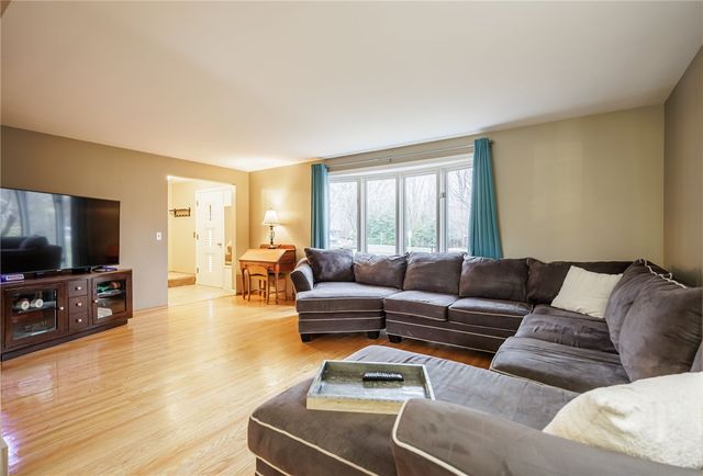 1222 Scenic Circle, Webster, NY 14580