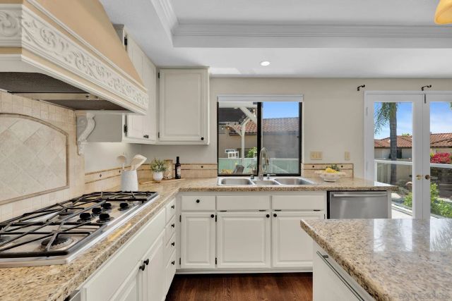 821 Inspiration Ln, Escondido, CA 92025