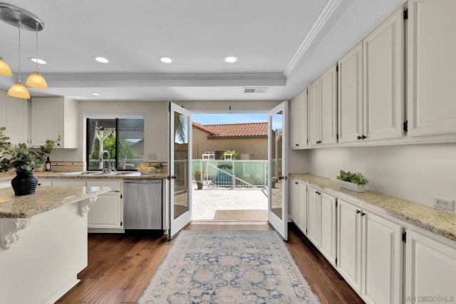 821 Inspiration Ln, Escondido, CA 92025