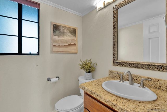 821 Inspiration Ln, Escondido, CA 92025